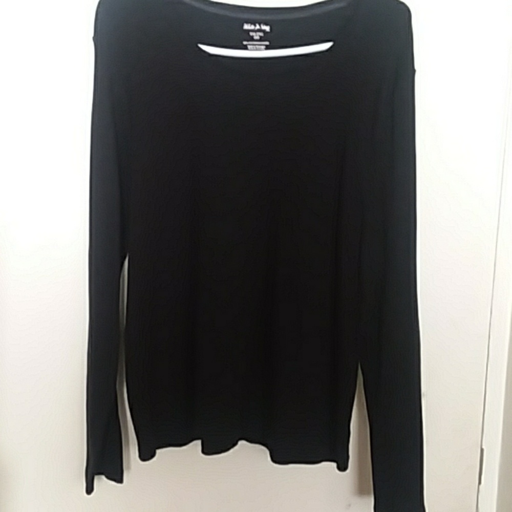 Blk white stag 2xl womens shirt